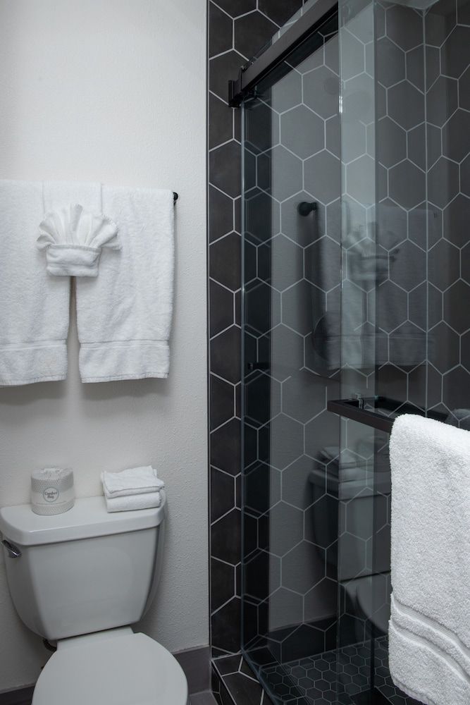 The Occidental Lodge Signature Room 5