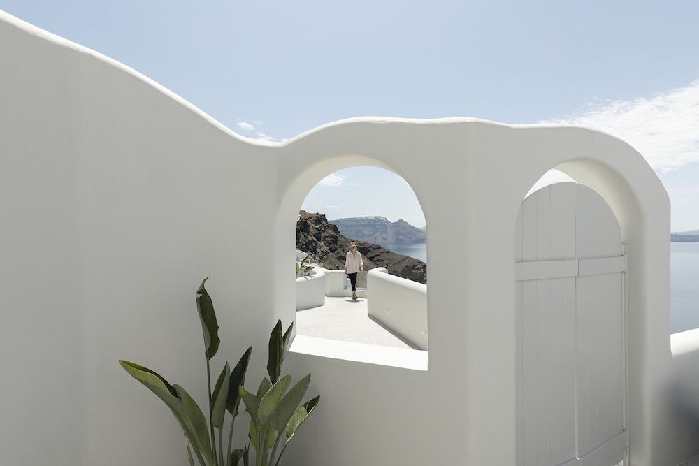 undefined Hom Santorini 9