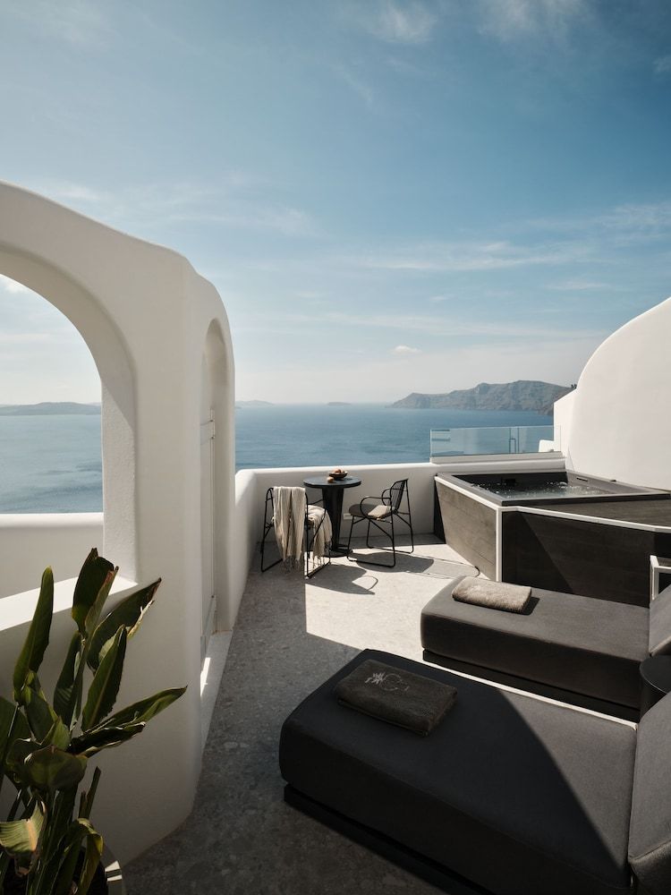 undefined Hom Santorini 5