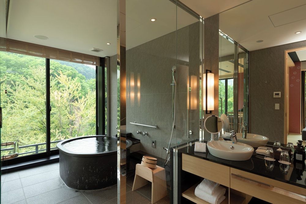 Chalet Ivy Jozankei Deluxe Corner Suite 3