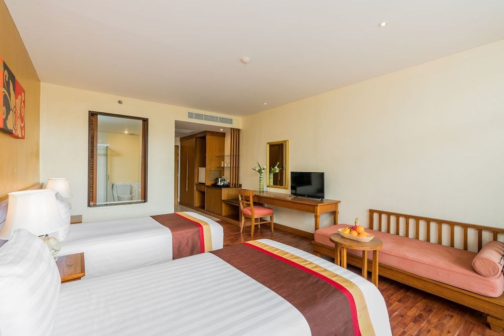 Naithonburi Beach Resort Deluxe Room, Pool View 2