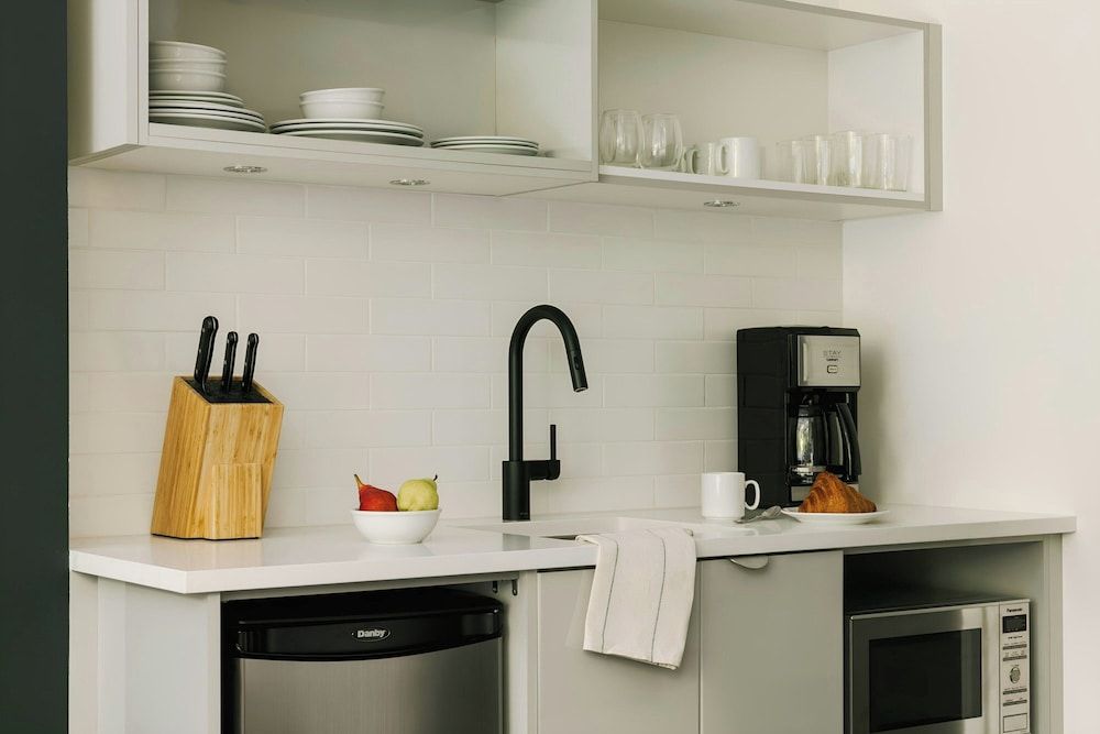 undefined Sonder by Marriott Bonvoy Revival Apartments English Bay 7