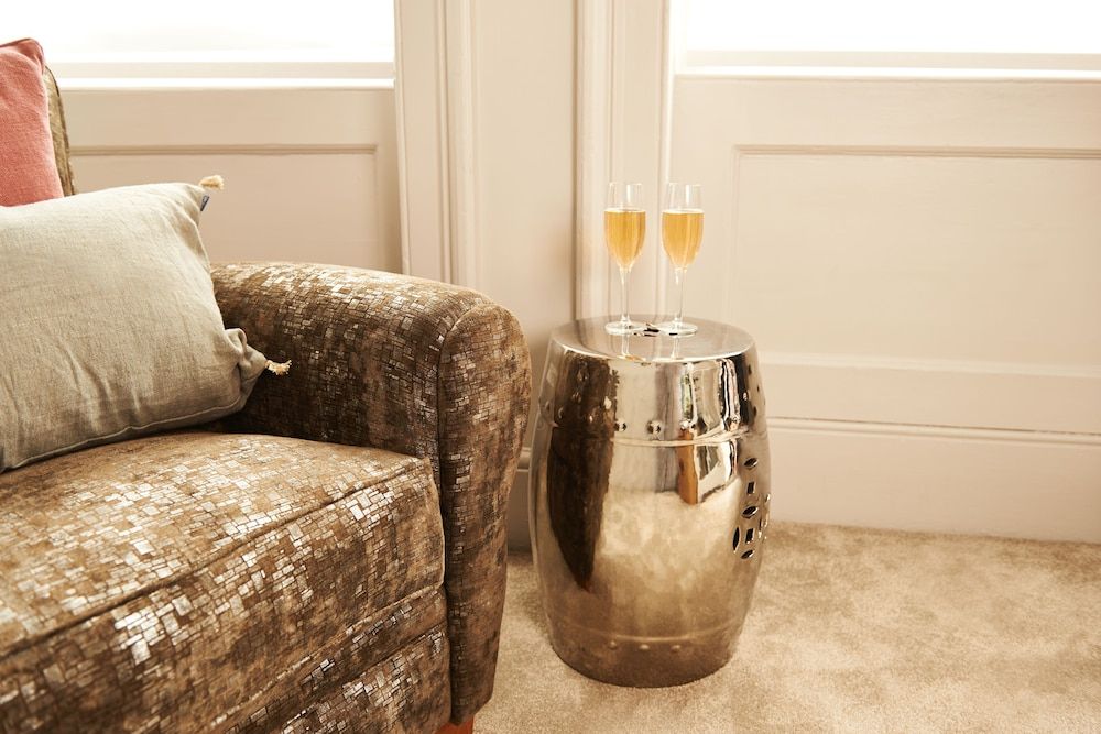 The Bull and The Hide Suite 7