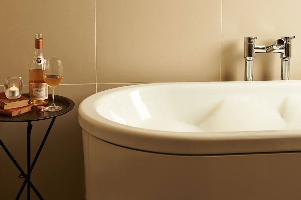 The Bull and The Hide Suite 6