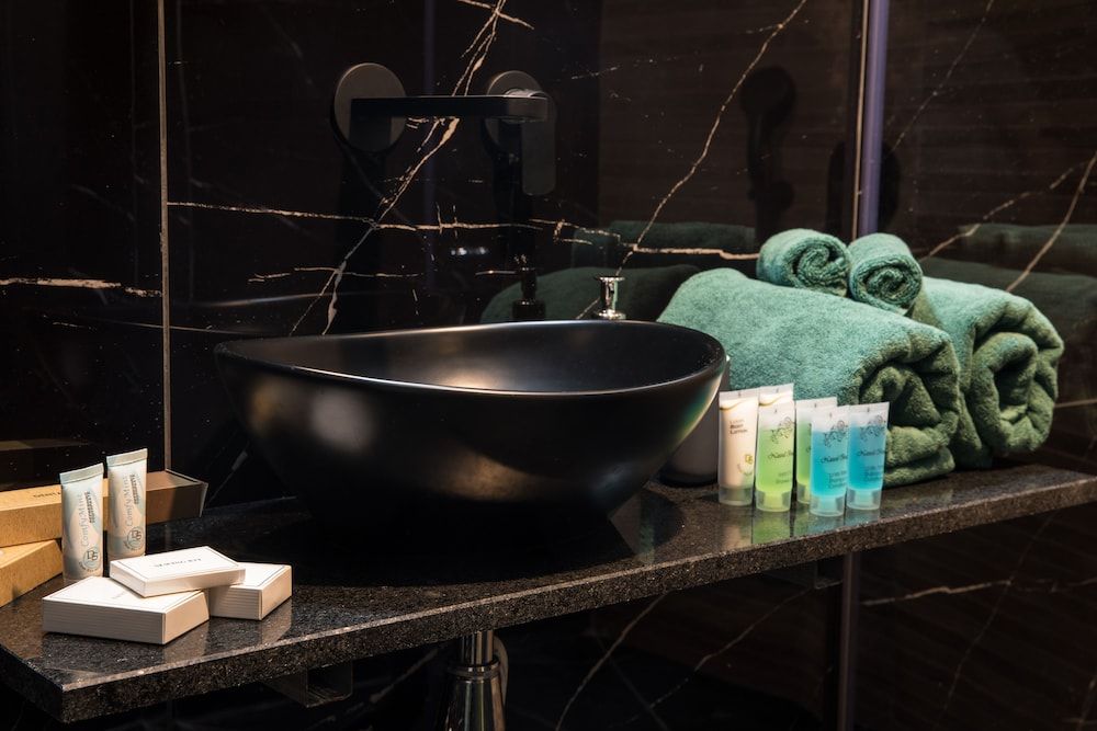 Joseph Hotel TLV Classic Room 9