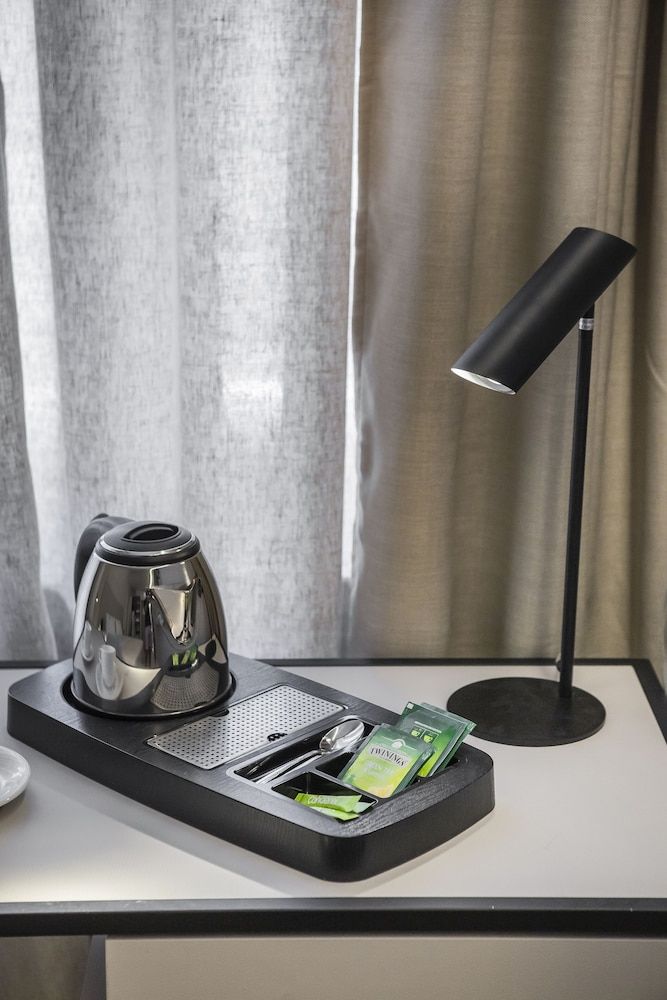 Royalty Hotel Athens Standard Room 6