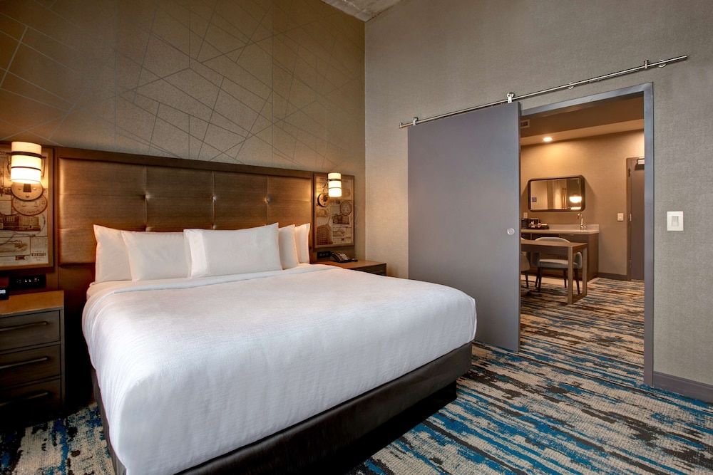 Suite, 1 King Bed