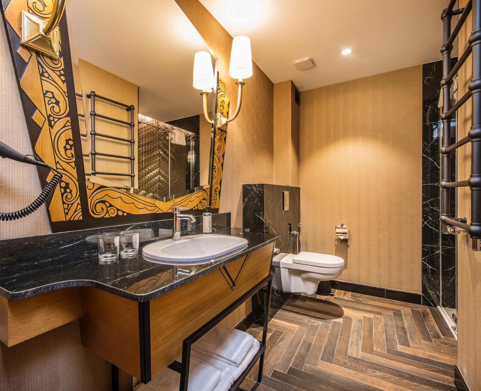 Deluxe Double or Twin Room with Mountain View