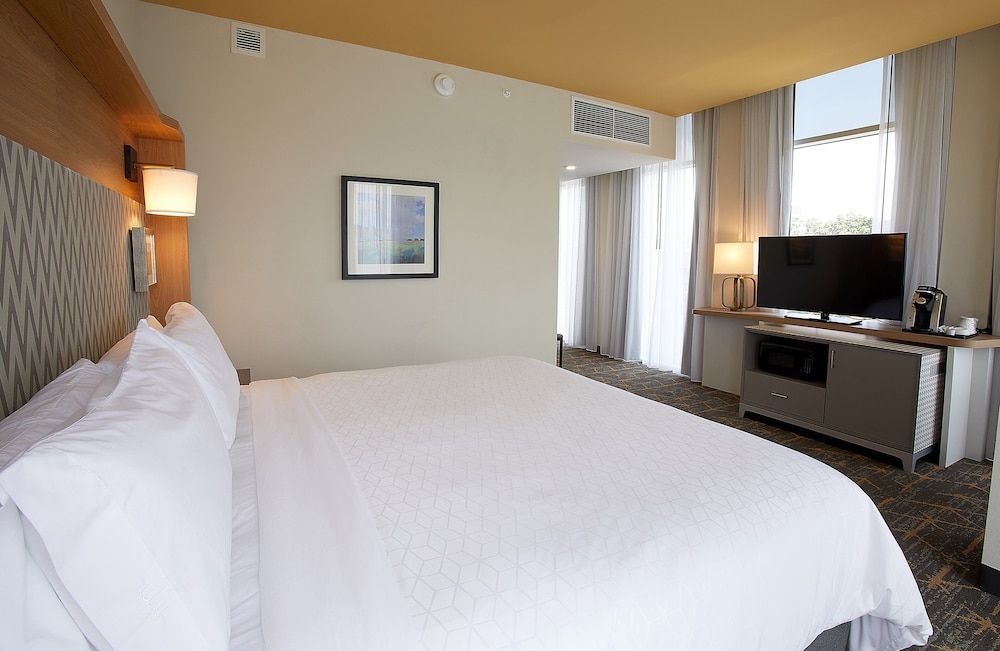 Standard Room, 1 King Bed