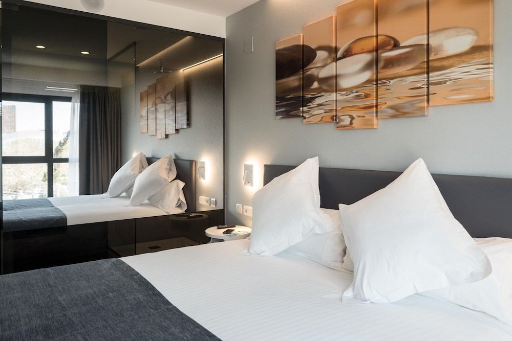 Sercotel Valencia Alameda 41 Standard Double Room, City View 8