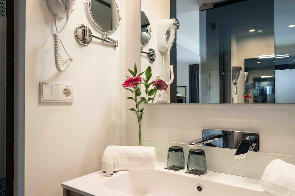 Sercotel Valencia Alameda 41 Standard Double Room, City View 11