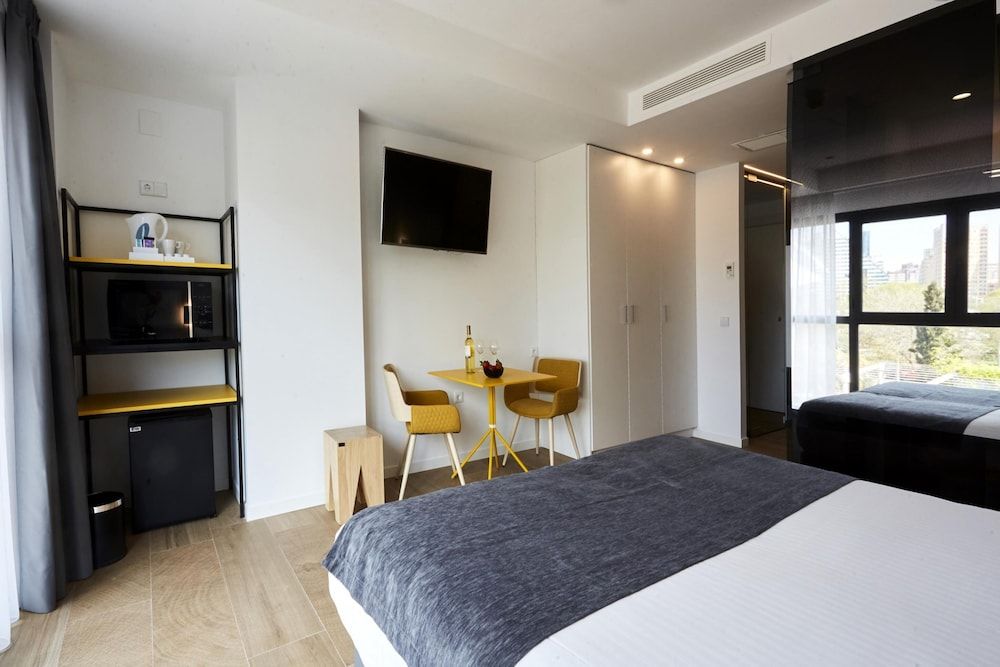 Sercotel Valencia Alameda 41 Standard Double Room, City View 4