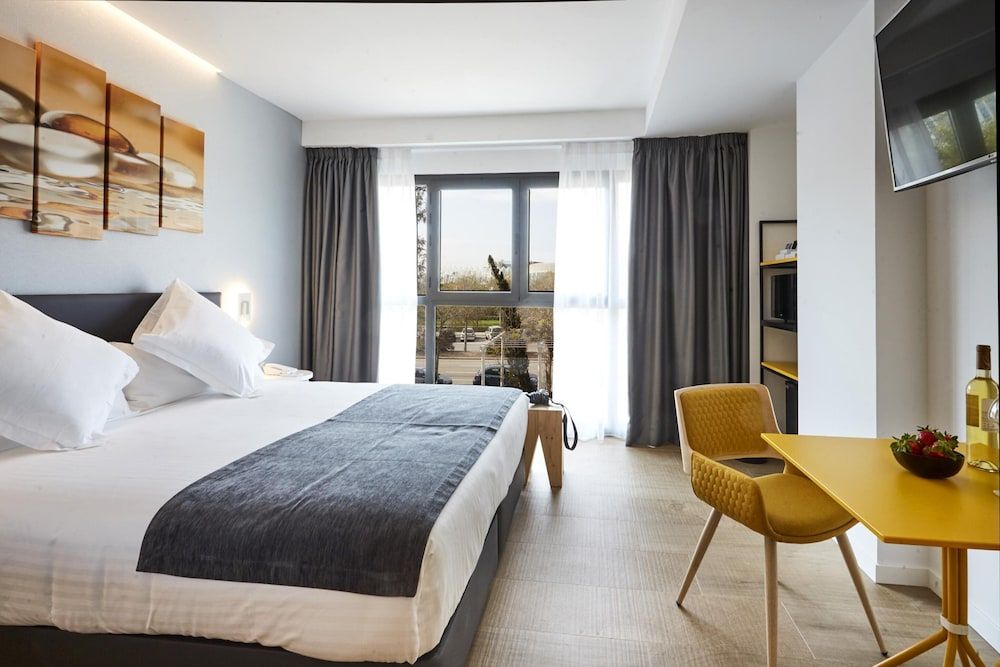 Sercotel Valencia Alameda 41 Standard Double Room, City View 7