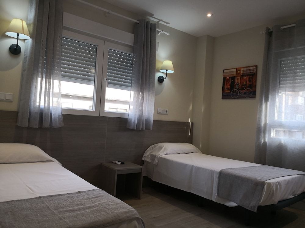 Hostal Golden Alcalá Double Room 4