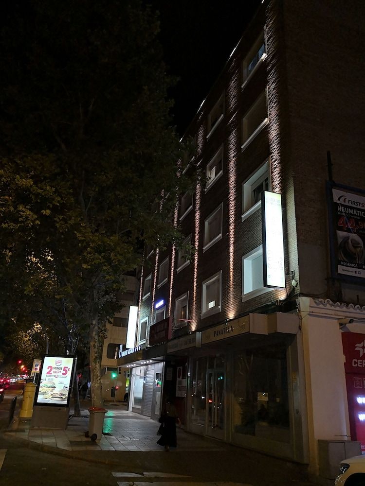 undefined Hostal Golden Alcalá 6