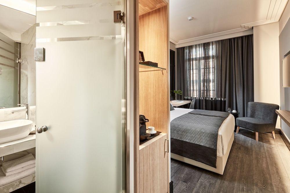 Antigon Urban Chic Hotel Comfort Double Room, Balcony 4