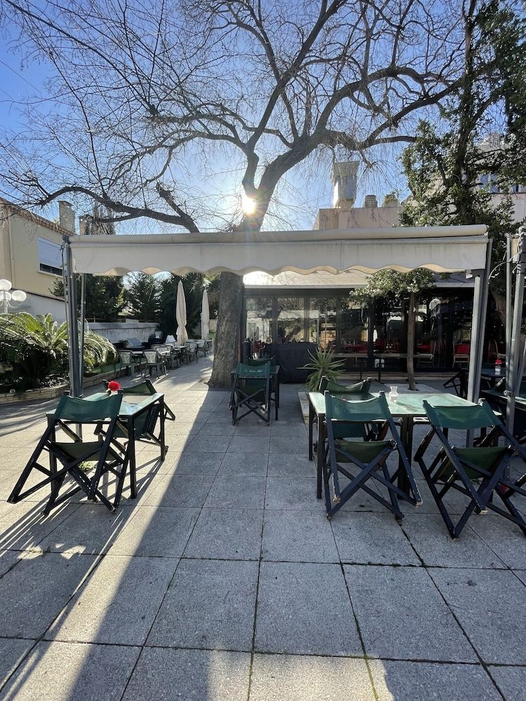 undefined Hotel Les Cigalons 8