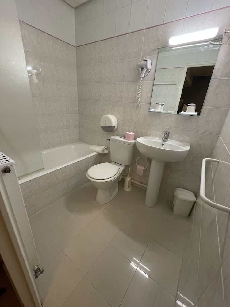 Hotel Les Cigalons Classic Twin Room, 2 Twin Beds, Non Smoking, City View