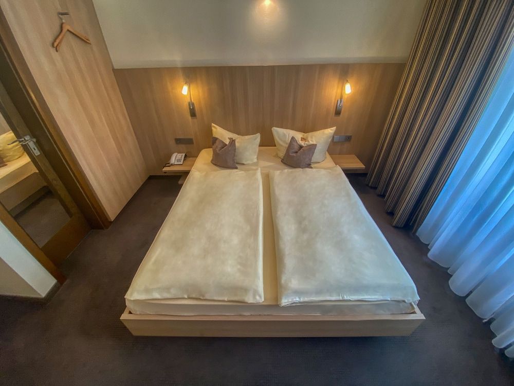 Double Room, Balcony