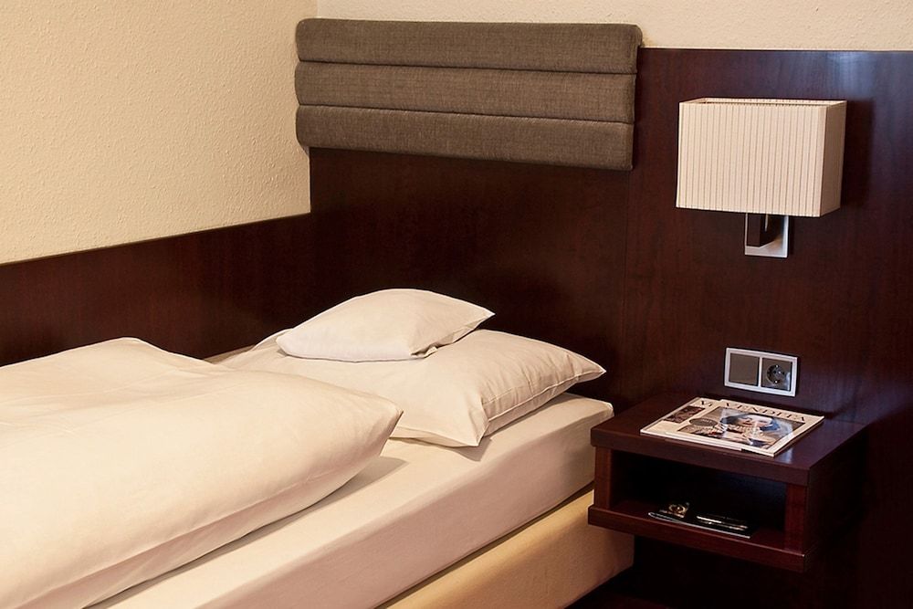 Hotel de France Classic Single Room 2