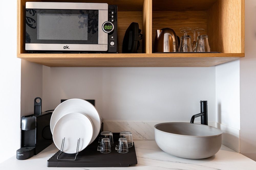 Welldone Quality - Crystal Pool Deluxe Room 5