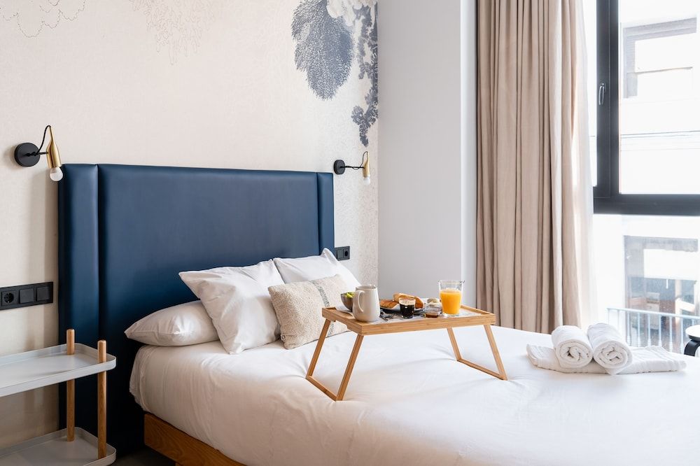 Welldone Quality - Crystal Pool Deluxe Room