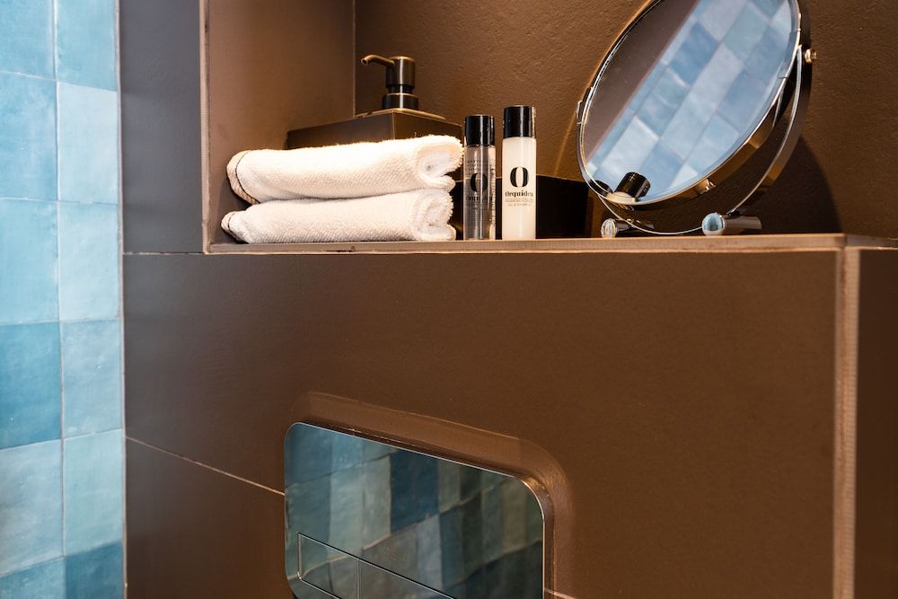 Welldone Quality - Crystal Pool Deluxe Room 7