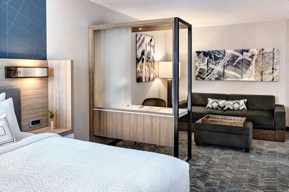 Studio Suite, 1 King Bed (Hearing Accessible)
