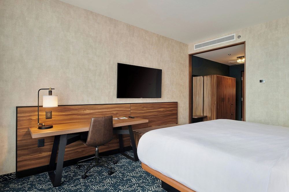 Traditional Room, 1 King Bed, Non Smoking