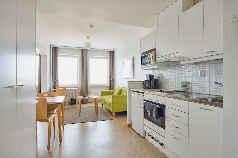 Töölö Towers Standard Twin Room, 1 Bedroom, Kitchen 5