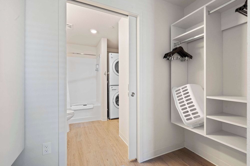 WaterWalk Extended Stay by Wyndham Kansas City - Overland Pk Suite, 2 Bedrooms, Accessible (Hearing) 5