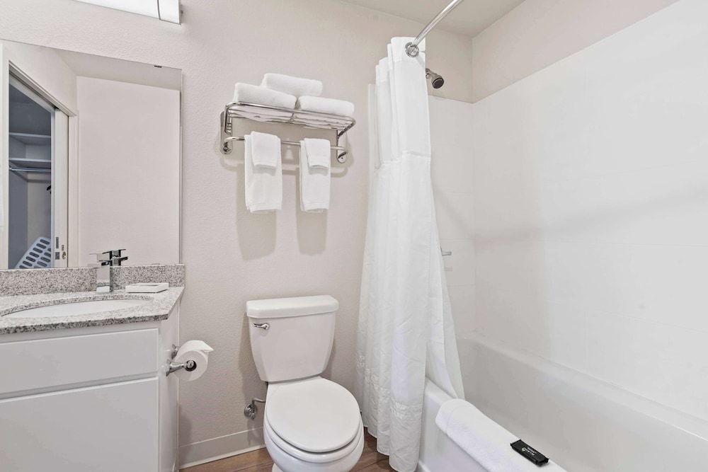 WaterWalk Extended Stay by Wyndham Kansas City - Overland Pk Suite, 2 Bedrooms, Accessible (Hearing) 9