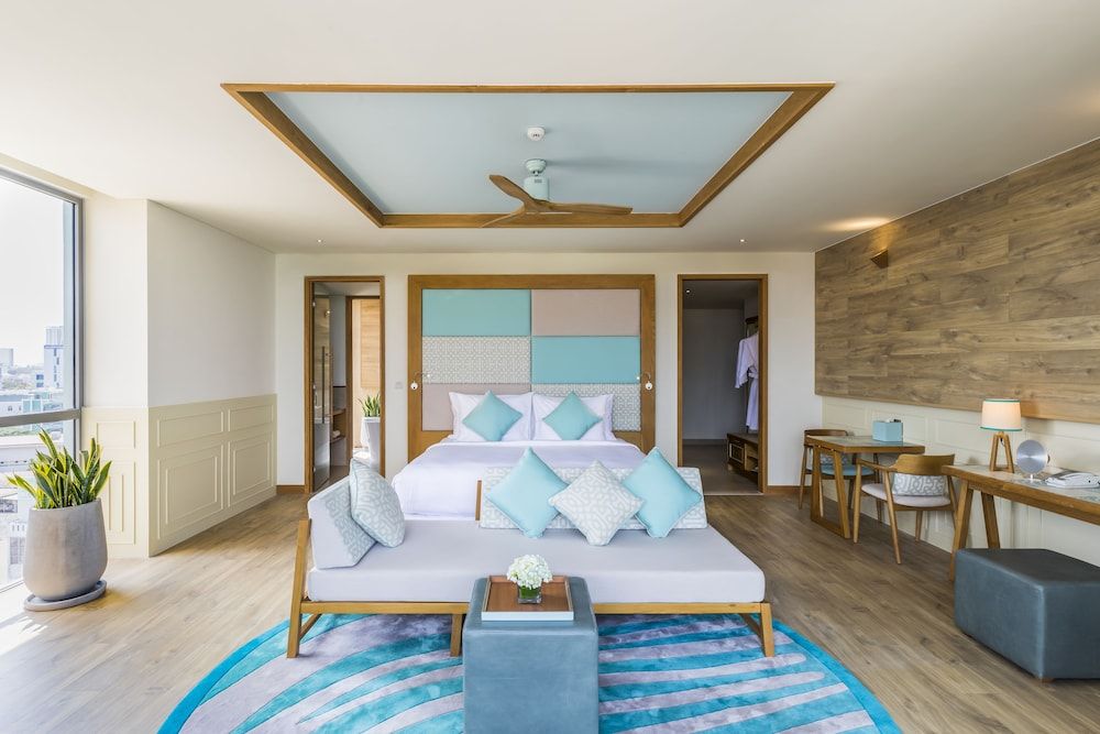Fusion Deluxe Suite King Bed Sea View
