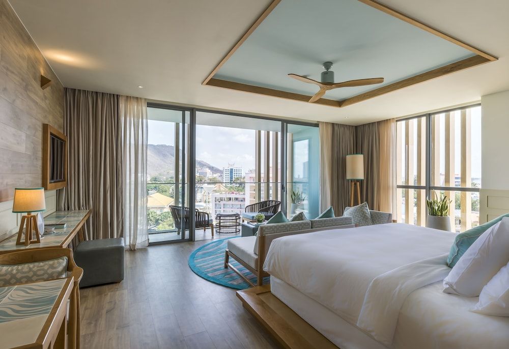 Fusion Deluxe Suite King Bed Sea View