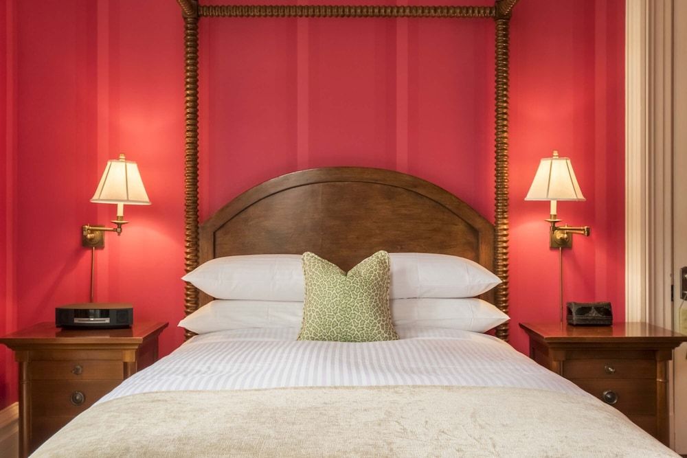 Deluxe Room, 1 Queen Bed, Accessible (E.B. Morgan House Deluxe Queen ADA)