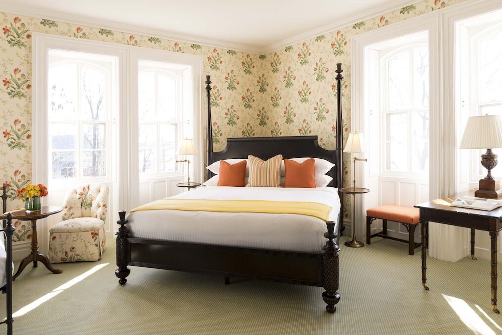 Inns of Aurora Resort & Spa Premier Room, 1 King Bed, Lake View (E.B. Morgan House Lake View King) 4