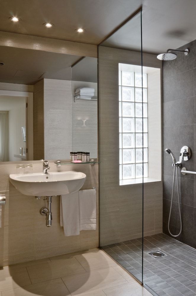 Pol & Grace Hotel Single Room 5