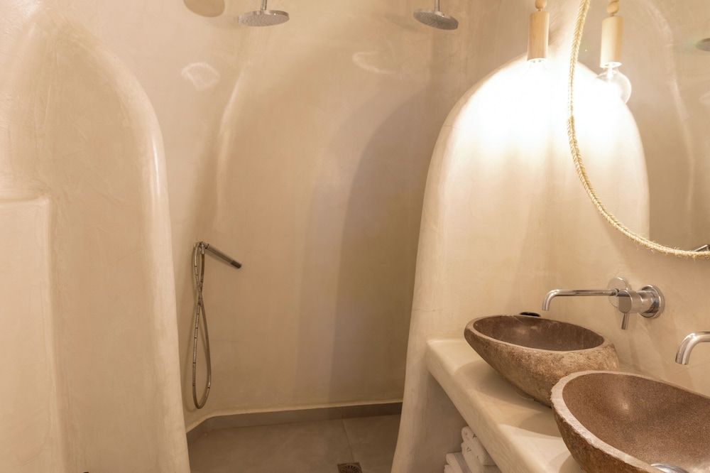 Aperto Suites - Adults Only Junior Cave Suite Indoor Hot Tub Shared Balcony 9