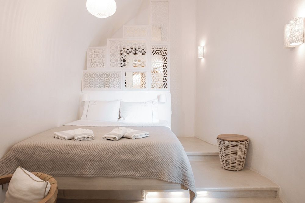 Aperto Suites - Adults Only Junior Cave Suite Indoor Hot Tub Shared Balcony 3