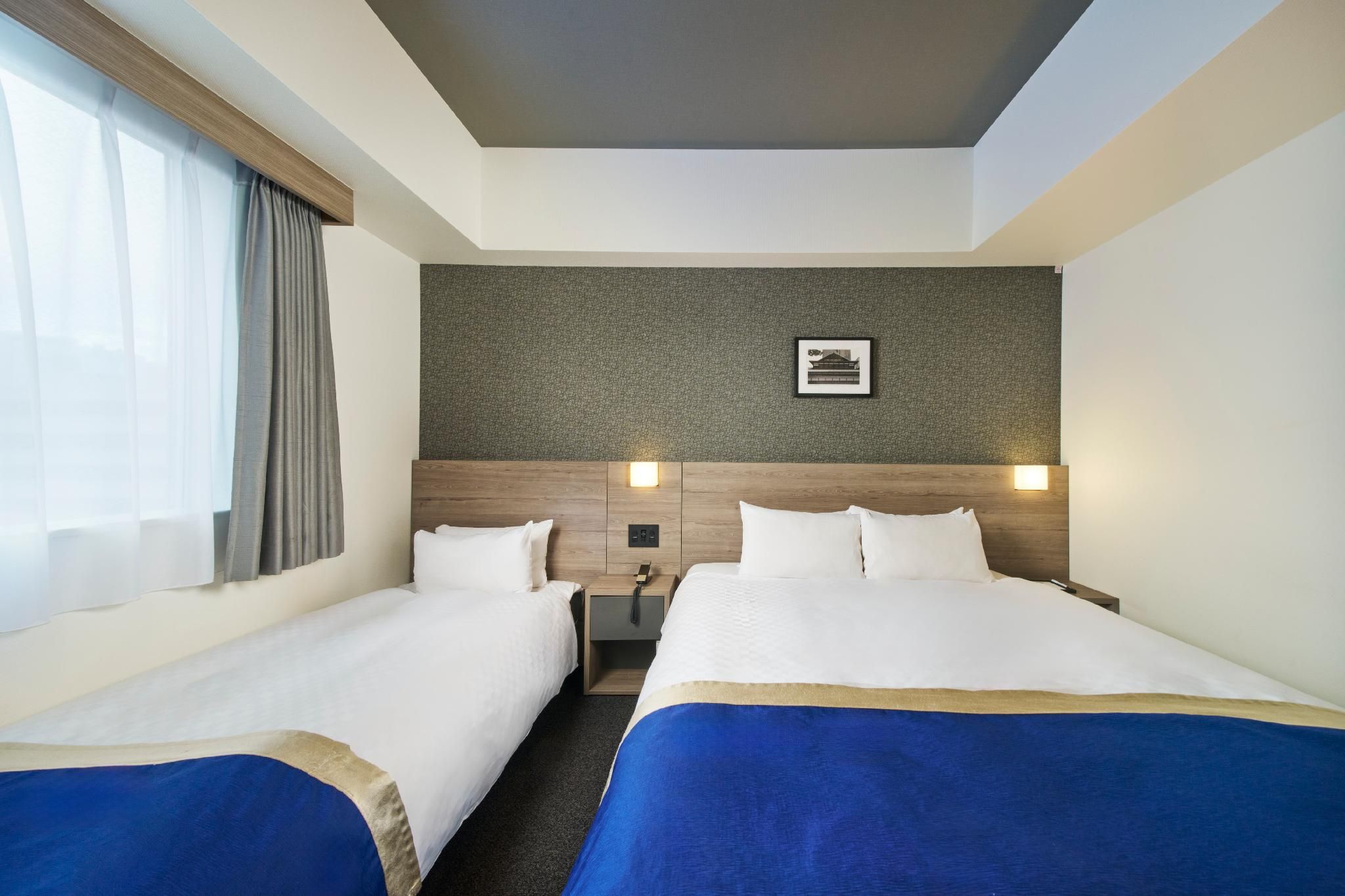 1 Double Bed, Nonsmoking, Executive Room, Sofabed, Bathtub And Shower