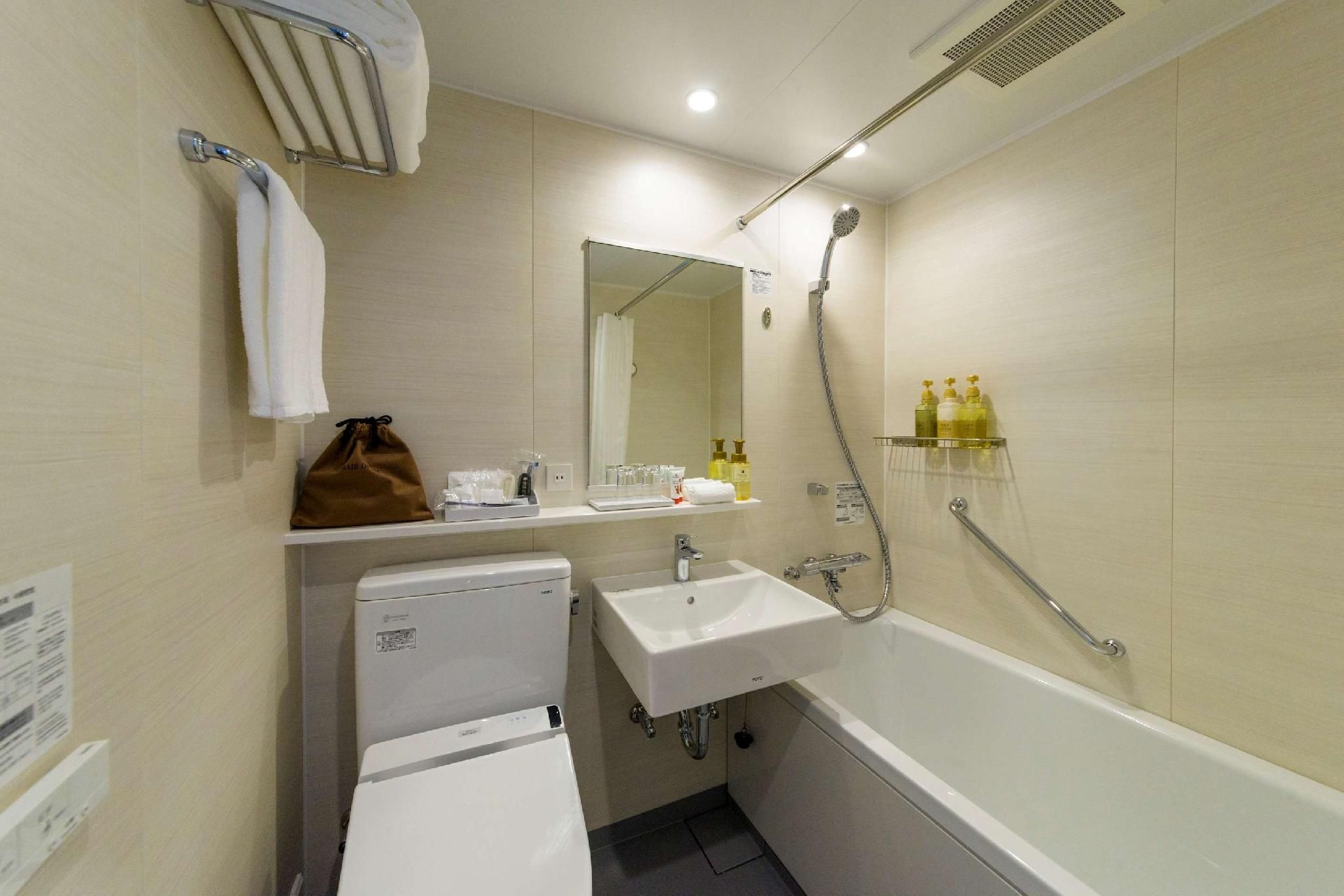 Best Western Plus Hotel Fino Osaka Kitahama 2 Single Beds, Nonsmoking, Superior Room, Sofabed 3