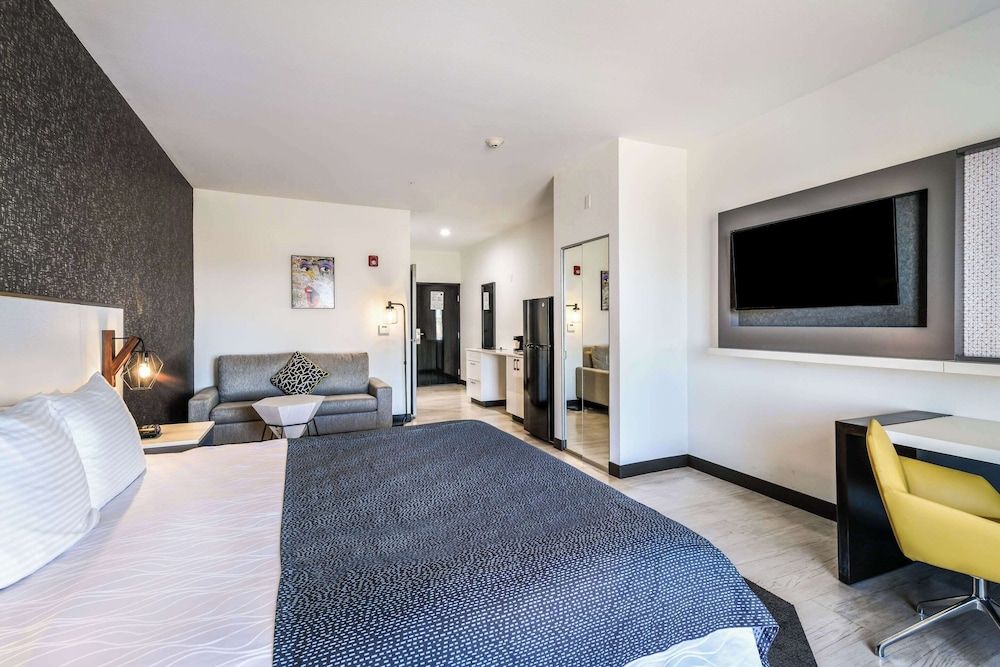 Hy-Lo Hotel, Ascend Hotel Collection Room, 1 King Bed, Accessible, Non Smoking (Efficiency) 10