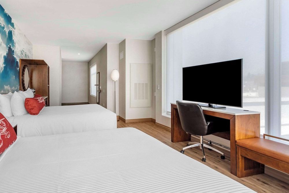 Room, 2 Queen Beds, Accessible, Non Smoking