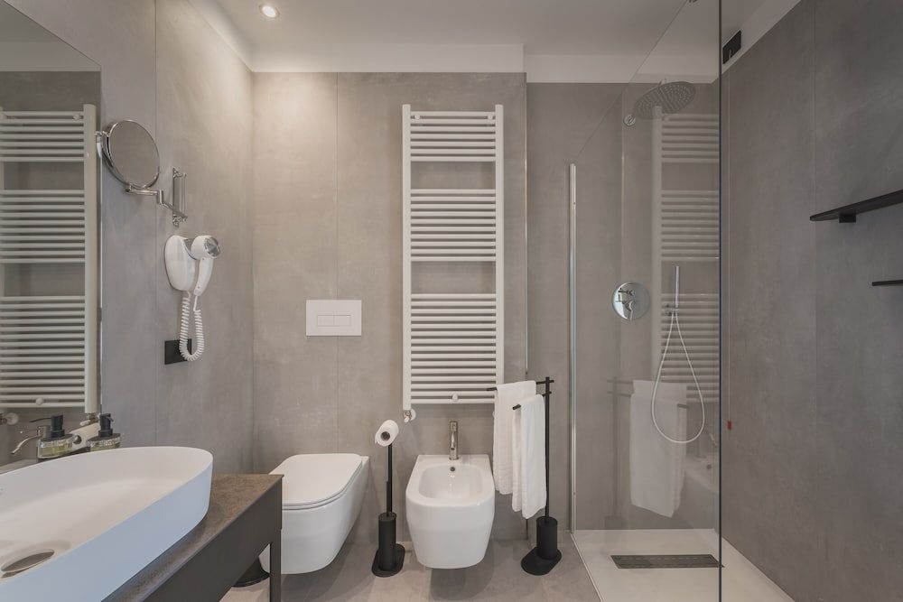 Hotel Vinci Sirmione Deluxe Room, Lake View 2