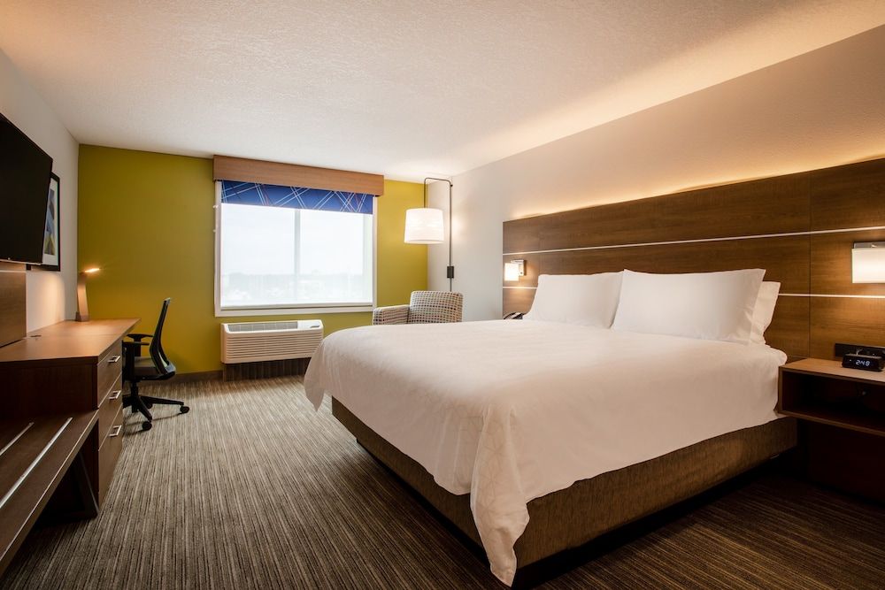 Standard Room, 1 King Bed, Accessible (Mobility, Communication)