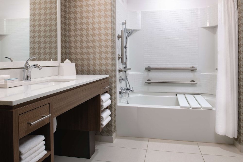 Studio, 1 King Bed, Accessible, Bathtub (Mobility & Hearing)