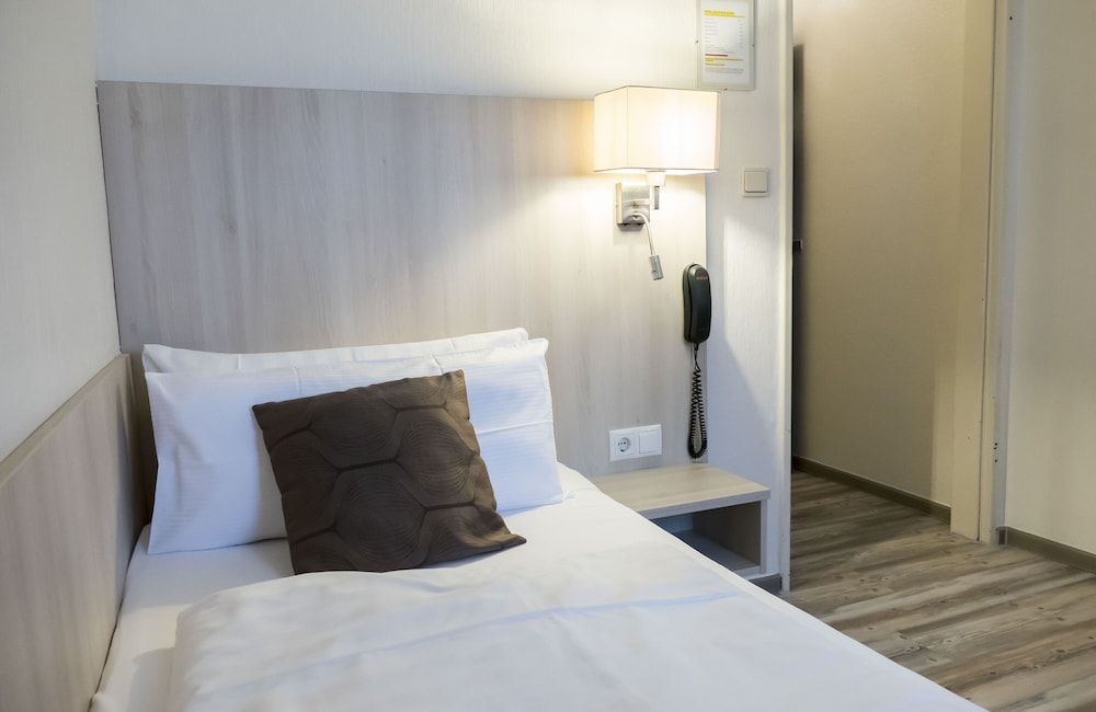 Hotel Excelsior Single Room 4