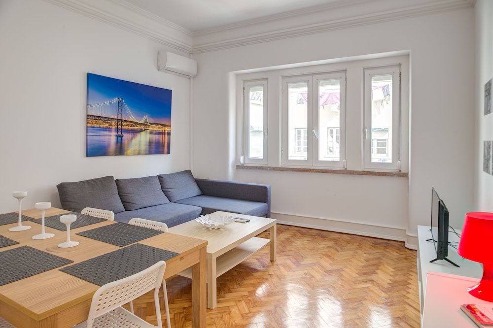 undefined Home Out Rooms & Apartments 5