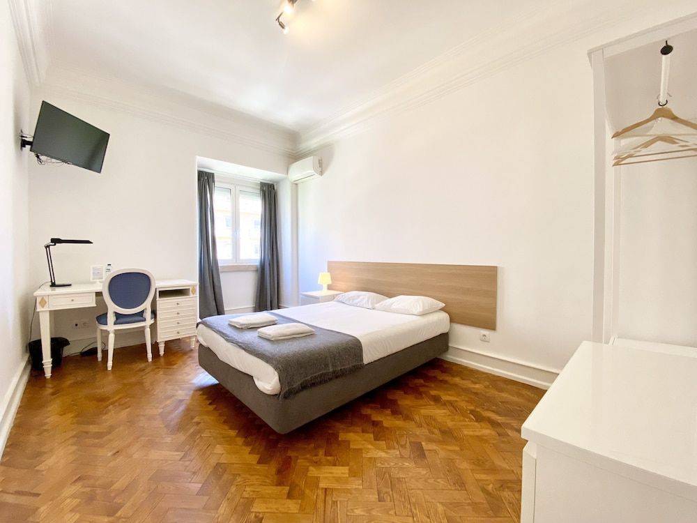 City Apartment, 6 Bedrooms