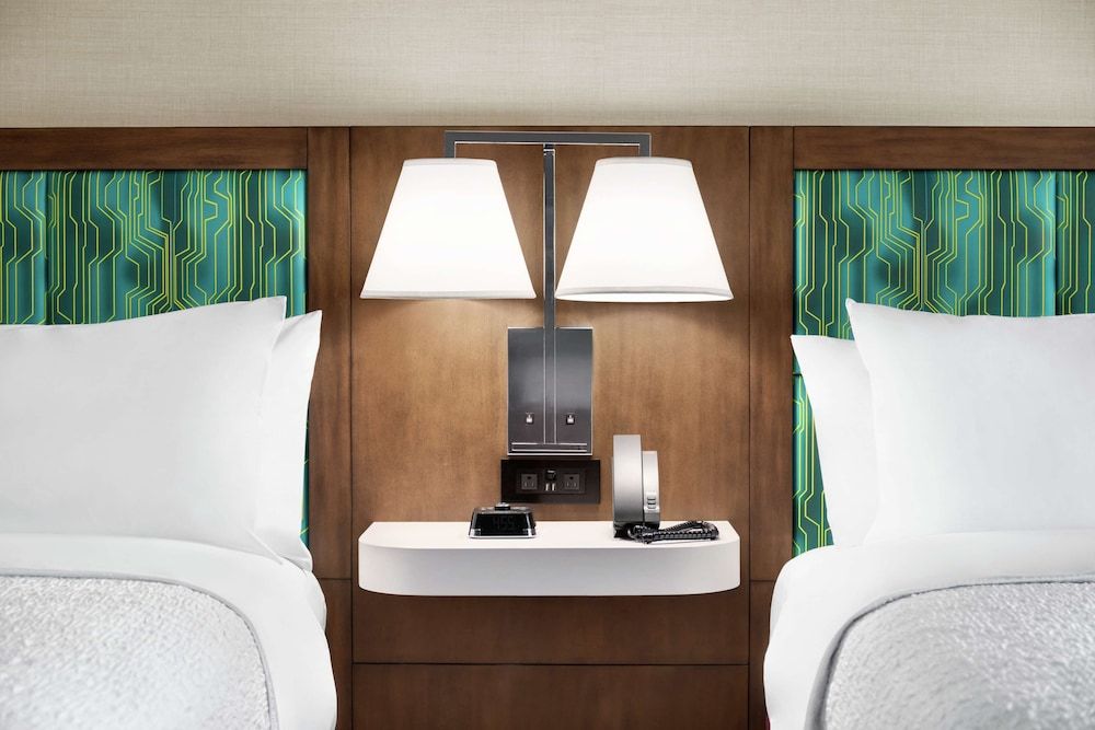 Hampton Inn & Suites Miami Kendall Room, 2 Queen Beds, Refrigerator 6